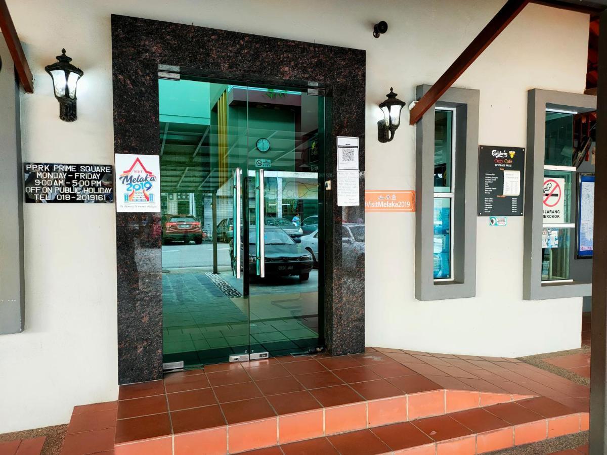 Cozzy Motel Malacca Exteriör bild
